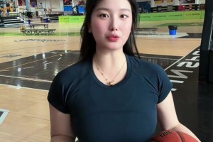 家人们重磅消息 库里拥抱李宁！！